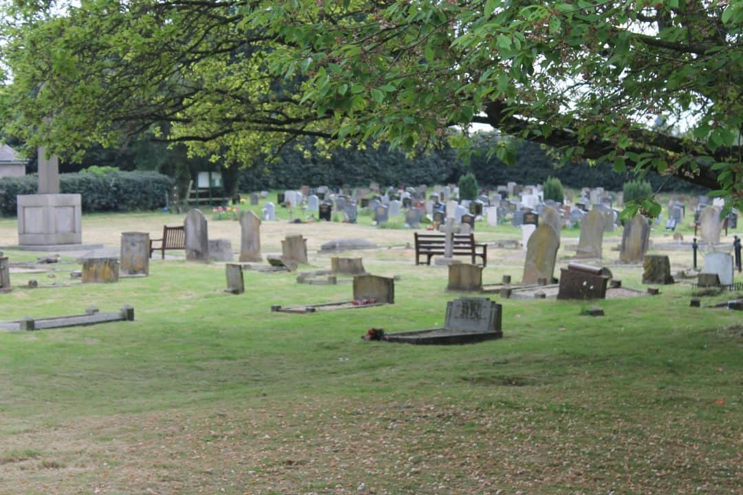 Heath and Reach Parish Cemetery